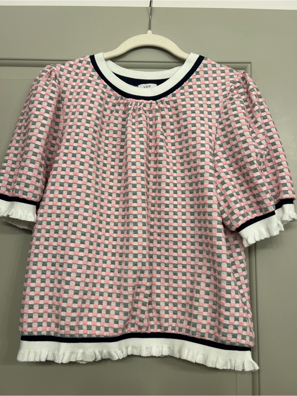 Pink & Gray Check Knit top. New without tags. Machine washable